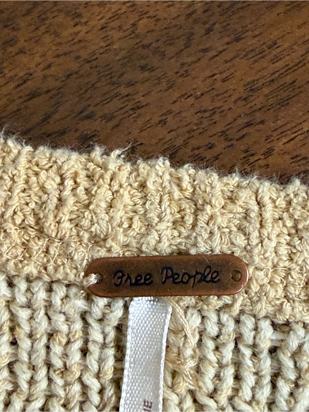 Free People Tan Cropped Knit V Neck Sweater Small Boho Cozy Chic Pullover Top - Picture 7 of 10